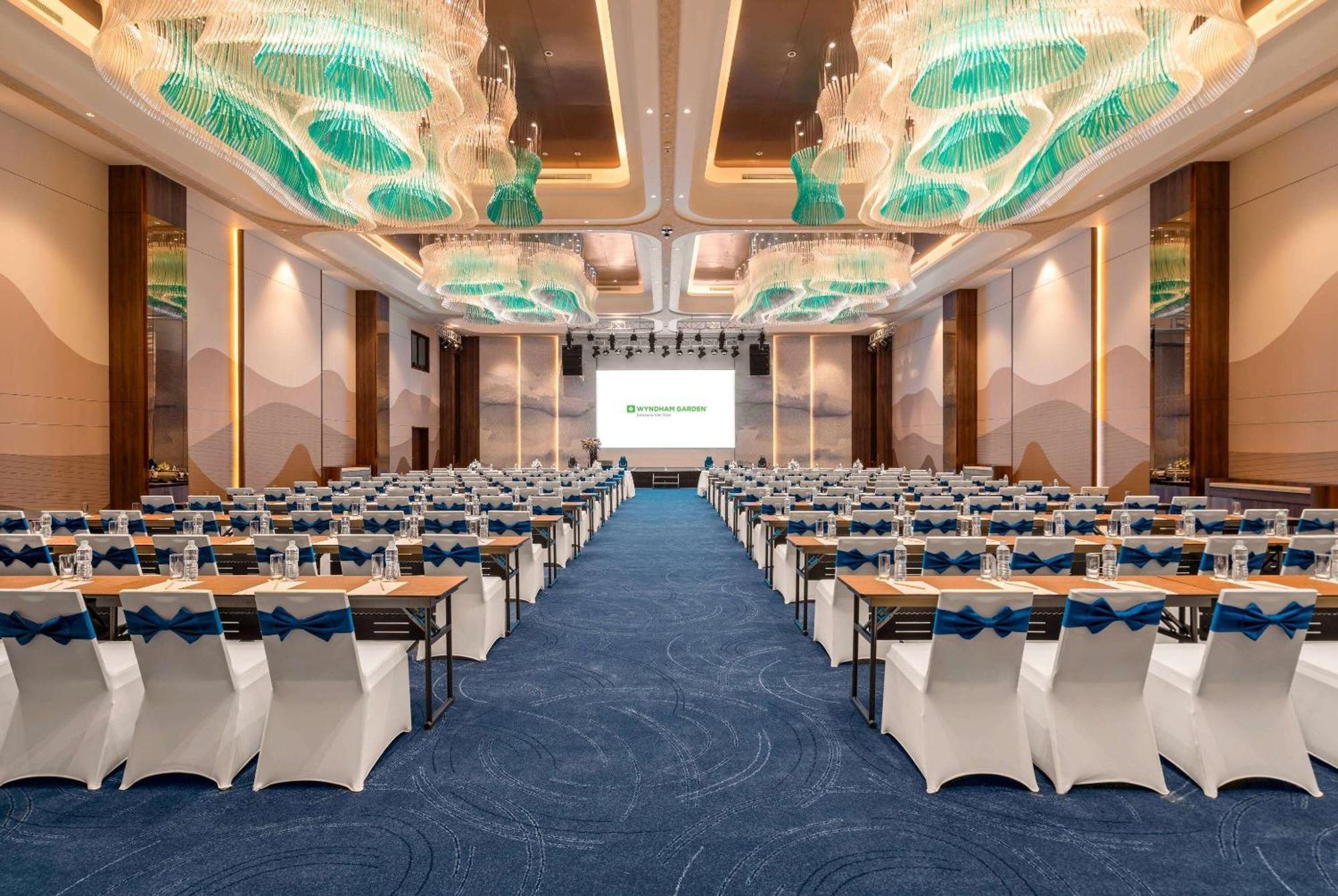 Wyndham Garden Sonasea Van Don Cai Rong Экстерьер фото