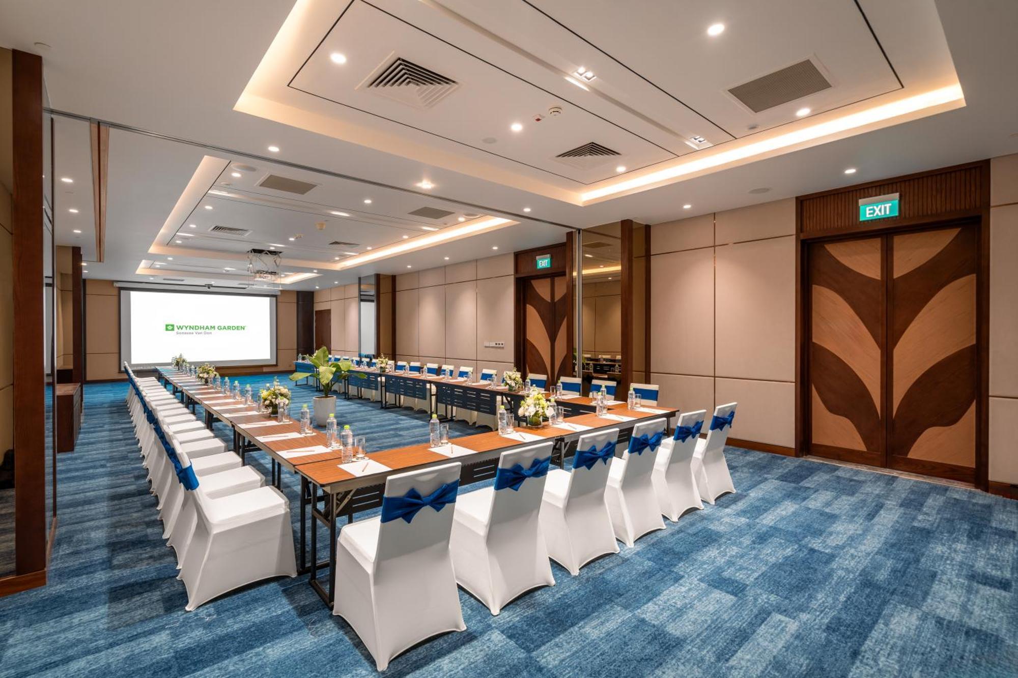 Wyndham Garden Sonasea Van Don Cai Rong Экстерьер фото